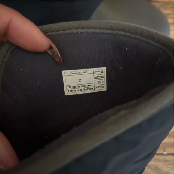 Navy blue and red Crocs boots size 2 - Picture 5 of 8